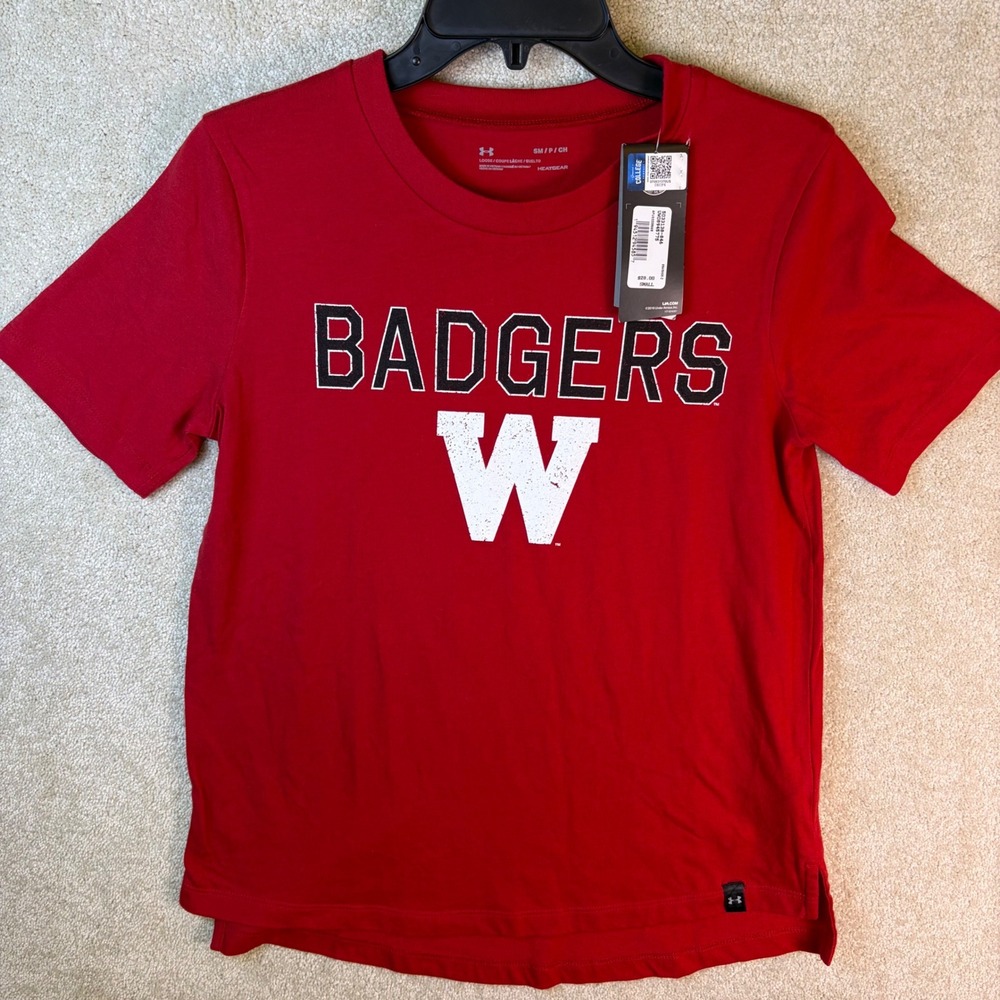 Under‎ Armour T-Shirt Mens Small Red Wisconsin Badgers NCAA HeatGear NEW